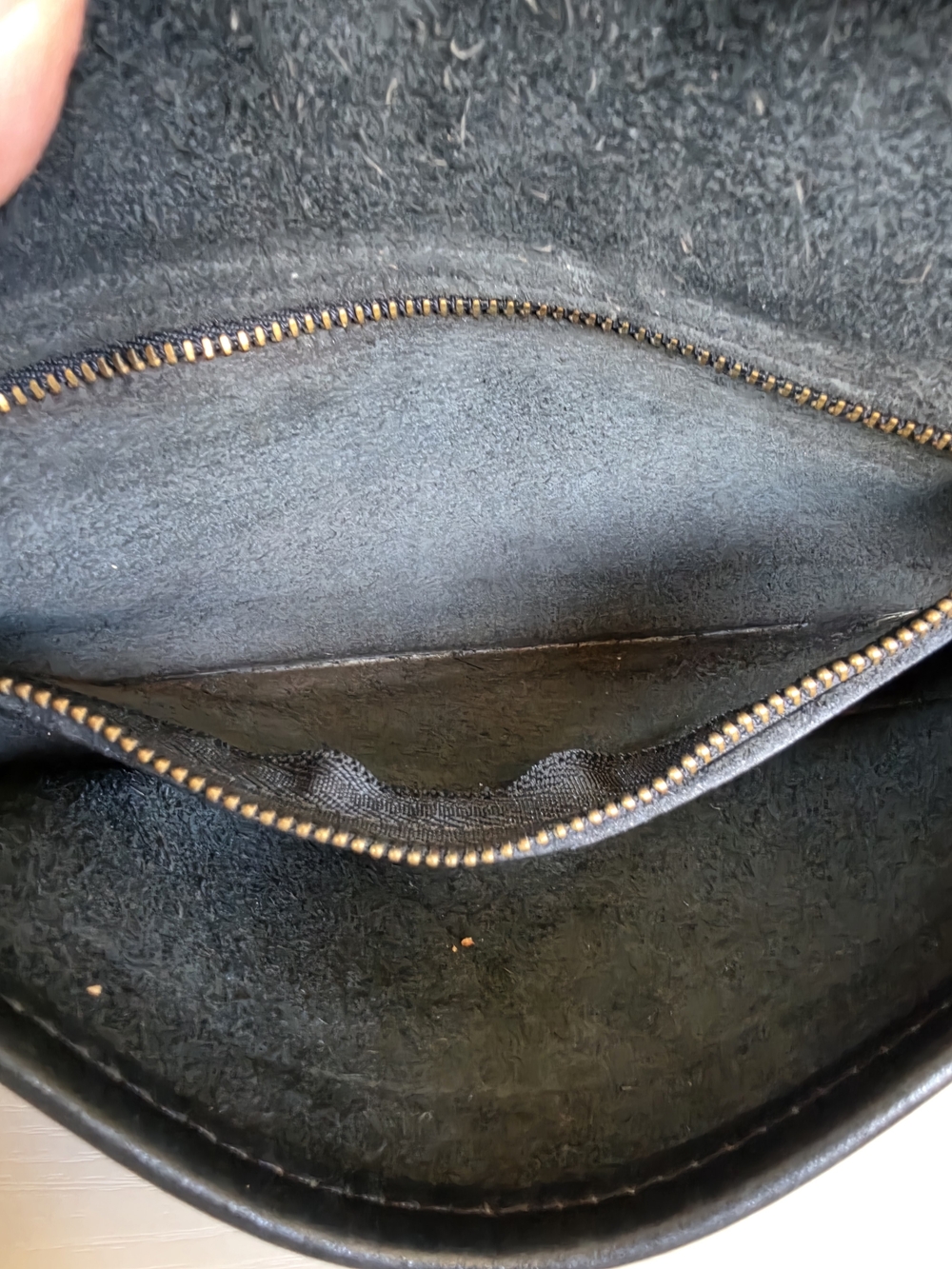 Vintage Coach Black Leather Shoulder Bag with Gold Turnlock - Picture 12 of 12